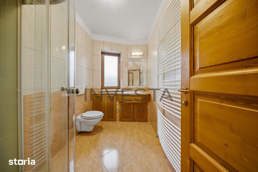 Apartament cu 4 camere semidecomandat în Central