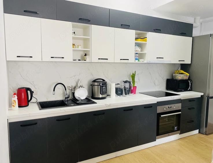 Apartament cu 3 camere decomandat în Central