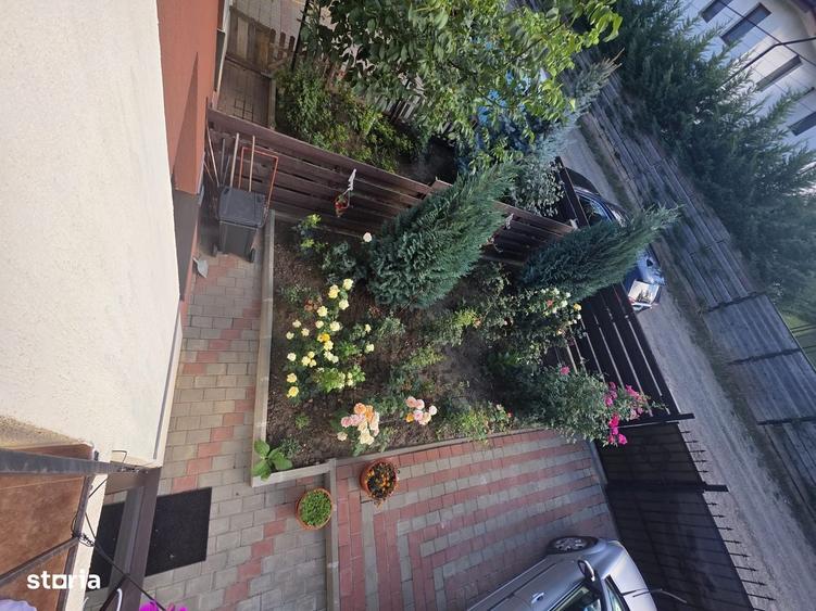 Casă cu 3 camere în Valea Adâncă