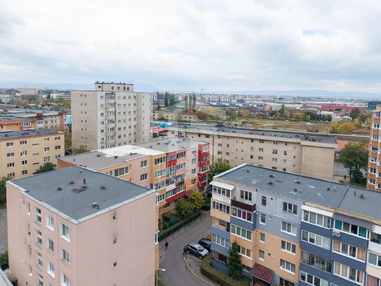 Apartament cu 3 camere decomandat în Triaj