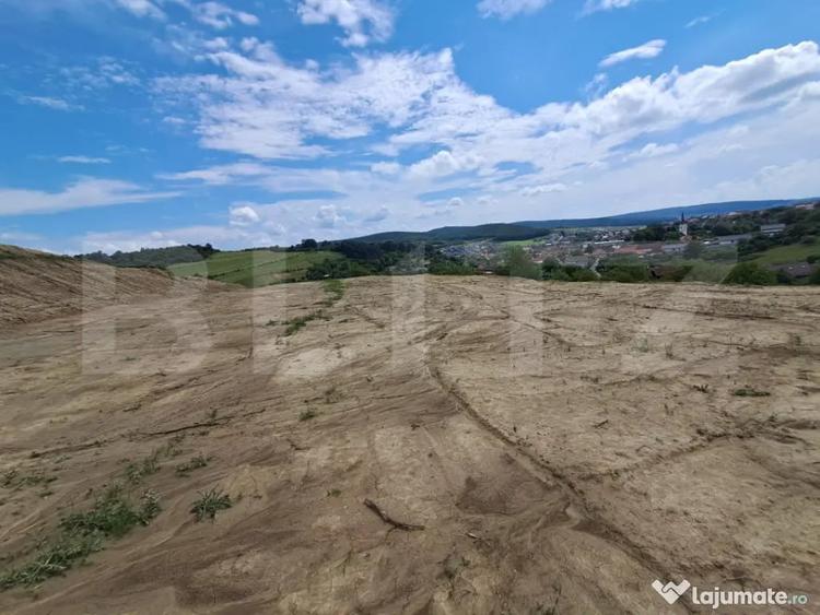 Teren de vanzare, 2700 mp, zona Livezeni - 1