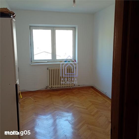 Apartament cu 3 camere decomandat în George Enescu
