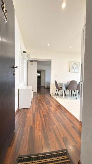 Apartament cu 2 camere semidecomandat, mobilat în Intim