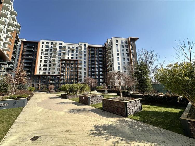 Apartament cu 2 camere semidecomandat, mobilat în Nordului