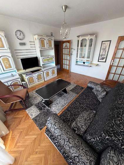 Apartament cu 3 camere semidecomandat în Take Ionescu