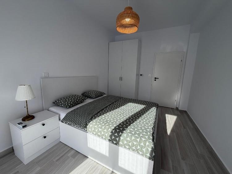 Apartament cu 2 camere decomandat, mobilat în Central