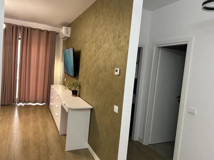 Apartament cu 2 camere decomandat, mobilat în Baza 3