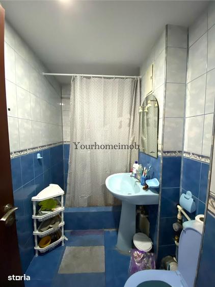 Apartament cu 2 camere semidecomandat în Craiovița Nouă