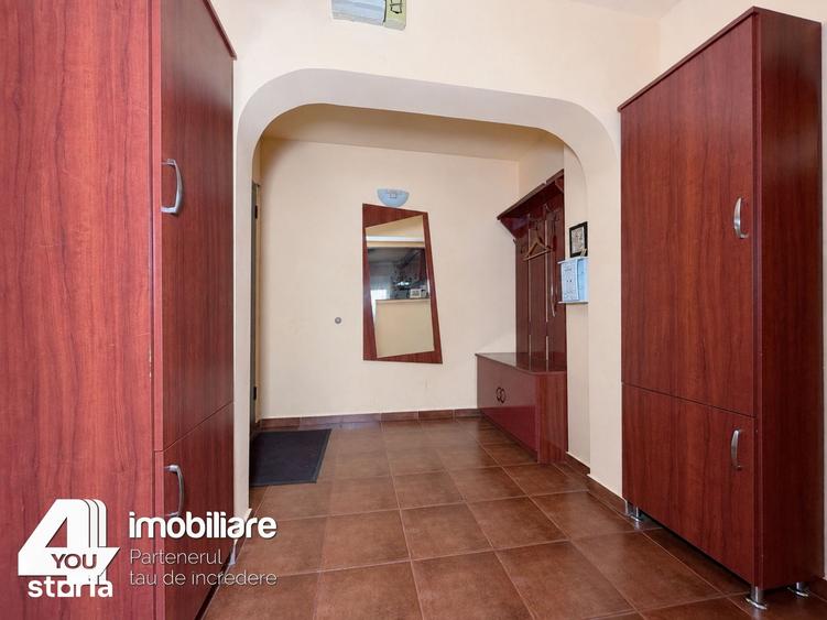 Apartament cu 4 camere semidecomandat în Alfa
