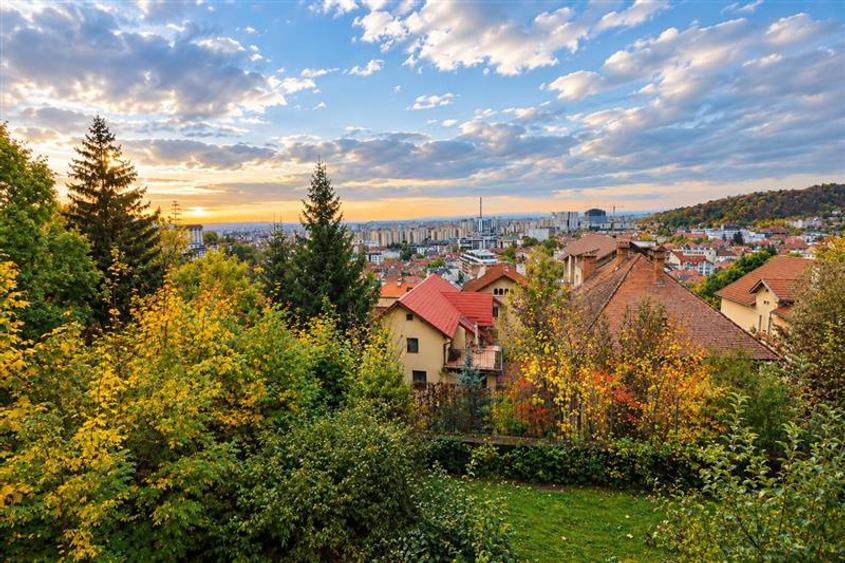 Apartament cu 2 camere decomandat, mobilat în Centrul Istoric