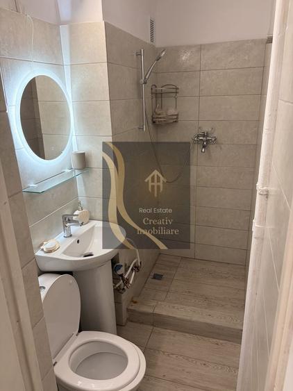 Garsonieră în Titan