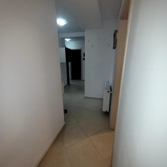 Apartament cu 3 camere decomandat în Berceni