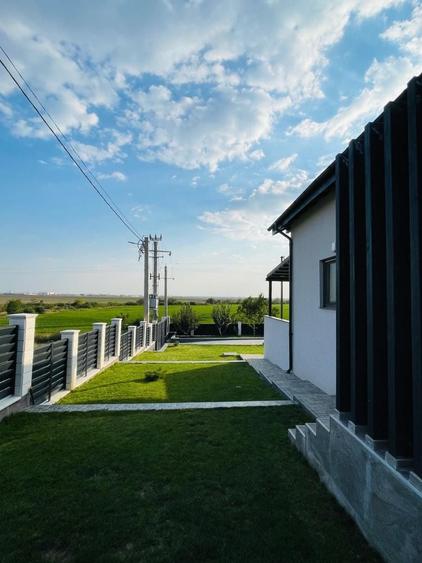 Casă cu 3 camere în Păulești