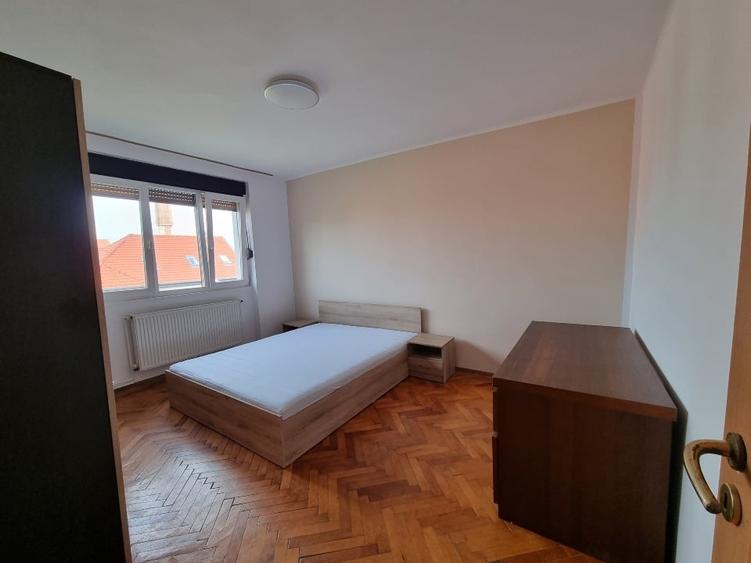 Apartament cu 2 Camere Decomandate - Foarte Aproape de Facultati - 2