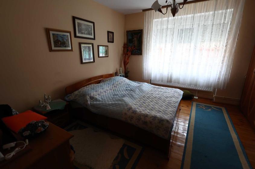 Casă cu 4 camere în Muncitoresc