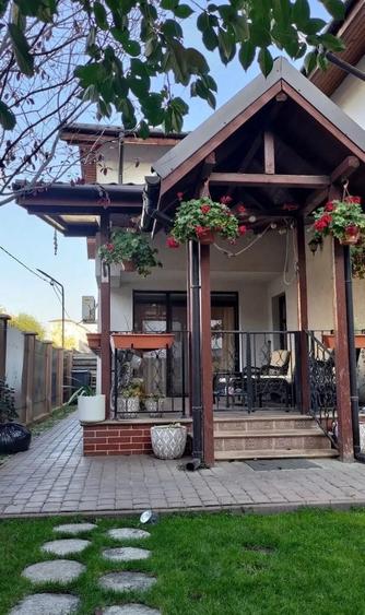 Penthouse cu 4 camere decomandat, mobilat în Chiajna