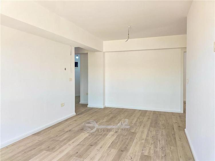 Apartament cu 3 camere decomandat în Galata