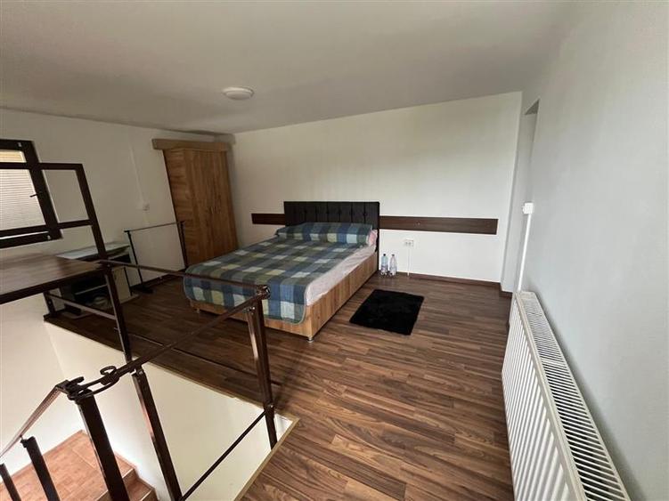 Casă individuală cu 5 camere cu Teren 273 Mp în Periferie
