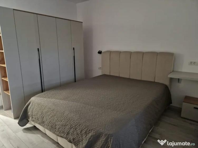 Garsonieră decomandată în Central