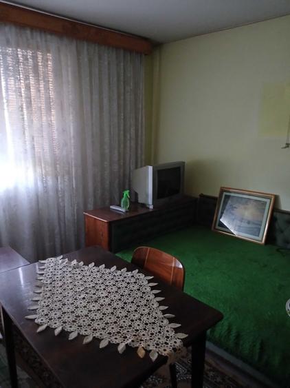 Apartament cu 2 camere semidecomandat în Exterior Vest