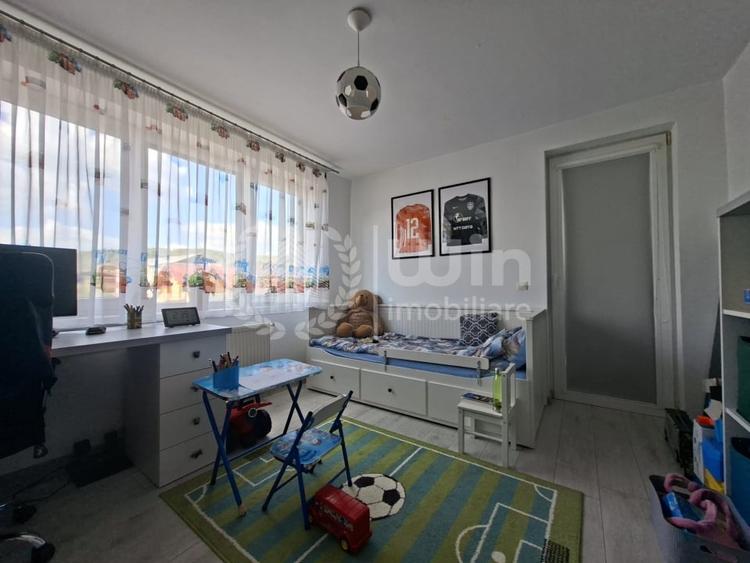 Apartament cu 3 camere semidecomandat, mobilat în Baciu