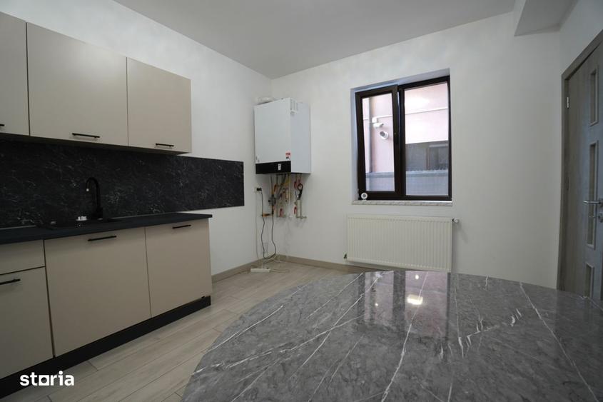 Casă cu 4 camere cu Teren 140 Mp în Vitan