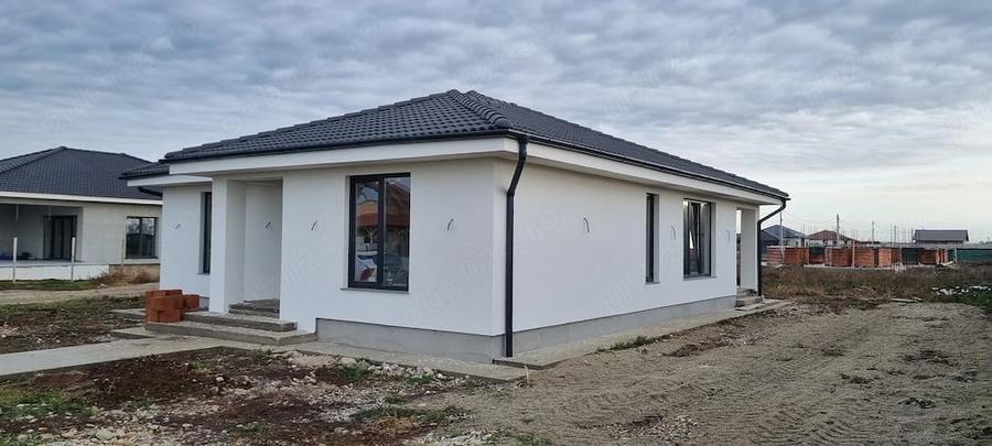 Casă cu 4 camere cu Teren 500 Mp în Livada de Bihor