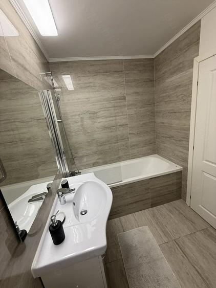 Apartament cu 2 camere decomandat în Baba Novac