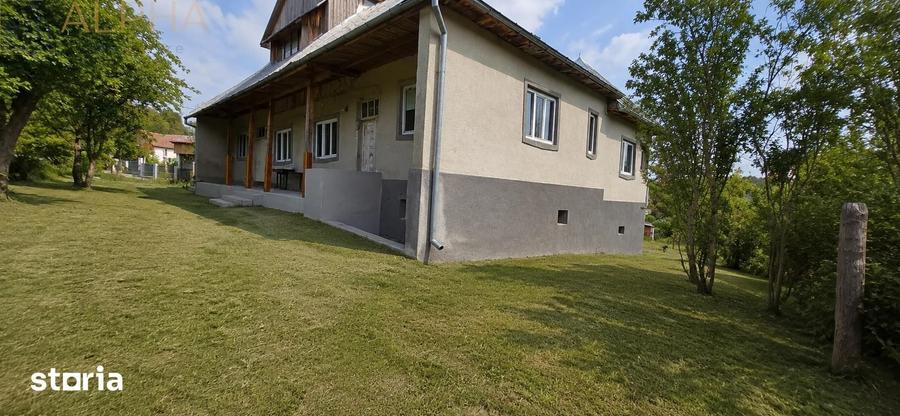 Casă cu 5 camere cu Teren 2320 Mp în Galații Bistriței