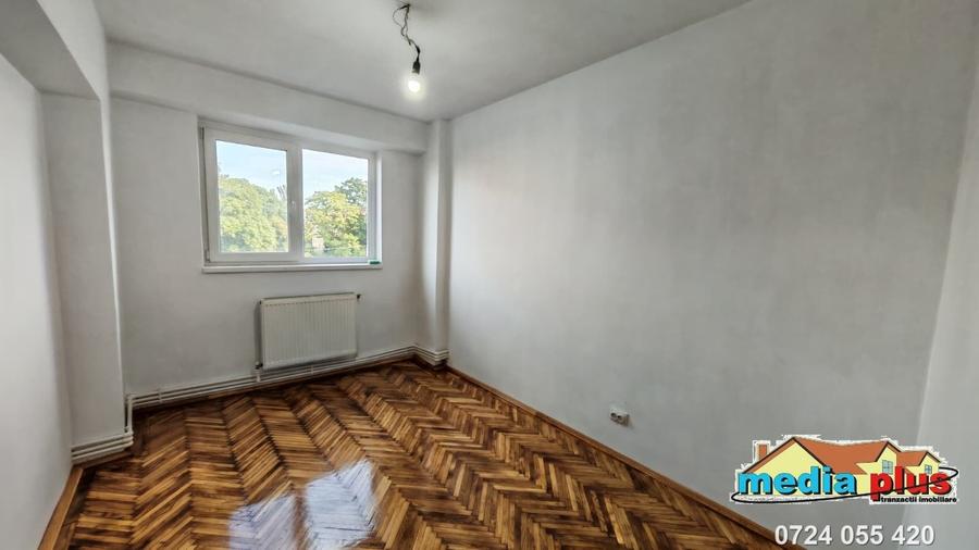 Apartament cu 3 camere decomandat în Țiglina 1