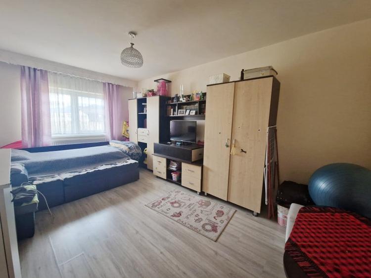 Apartament cu 2 camere decomandat, mobilat în Hotvon