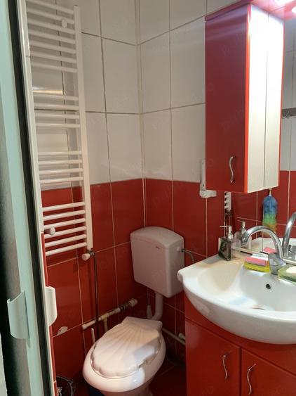 Garsonieră decomandată în Comuna din Paris