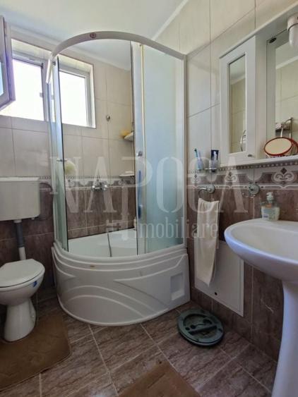 Casă individuală cu 6 camere cu Canalizare în Dâmbul Rotund
