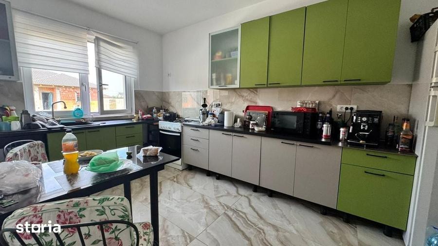 Casă cu 4 camere cu Teren 350 Mp în Tipografilor