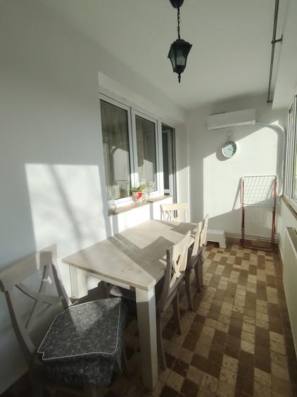 Apartament cu 2 camere semidecomandat, mobilat în 1 Mai