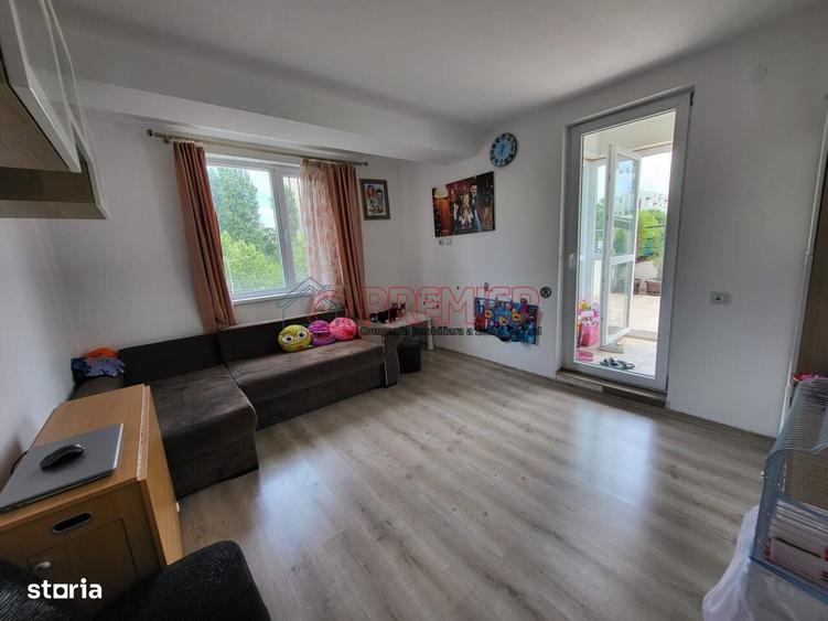 Apartament cu 3 camere decomandat în Apărătorii Patriei