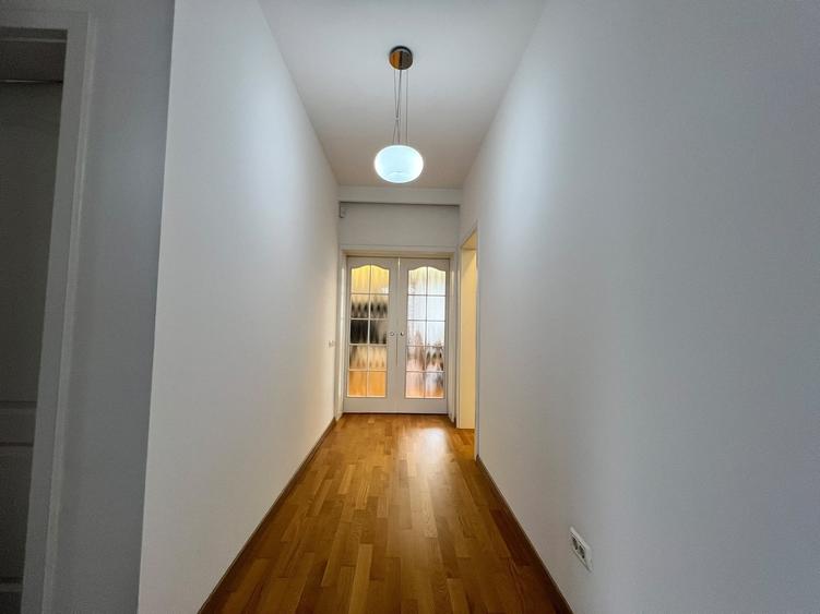 Casă individuală cu 4 camere cu Piscina în Chitila