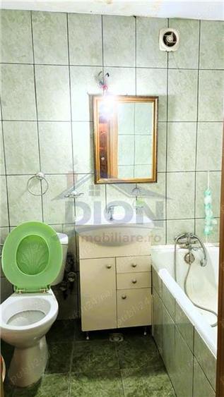 Apartament cu 3 camere decomandat în Drumul Taberei