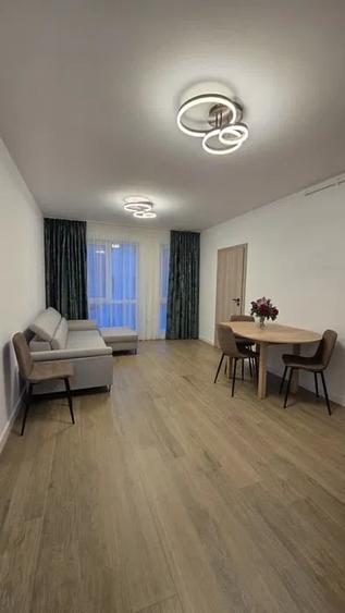 Apartament cu 2 camere semidecomandat, mobilat în Florești