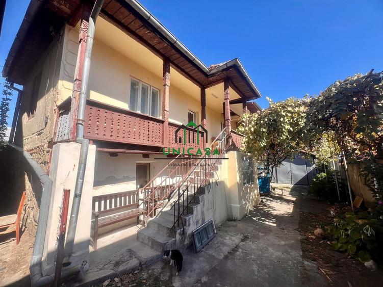 Casă individuală cu 2 camere cu Canalizare în Central