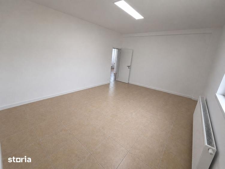 Casă cu 6 camere cu Teren 200 Mp în Tunari