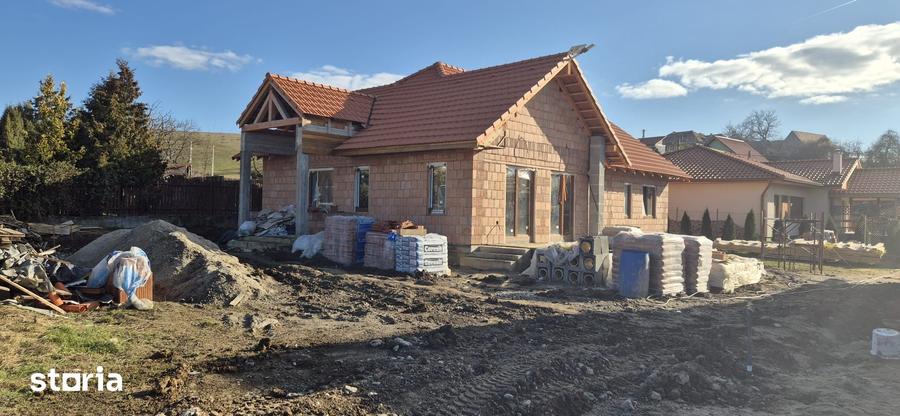 Casă cu 4 camere cu Teren 600 Mp în Sângeorgiu de Mureș