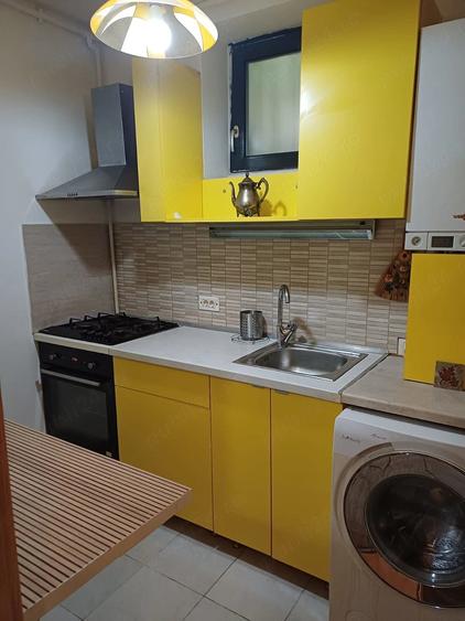 Apartament cu 2 camere decomandat în Moșilor