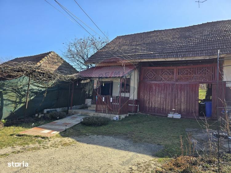 Casă cu 3 camere în Stupini