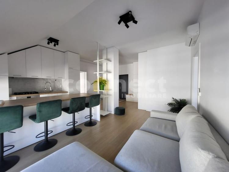 Apartament cu 3 camere semidecomandat, mobilat în Iris