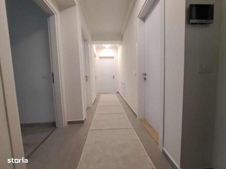 Apartament cu 3 camere decomandat în Energia