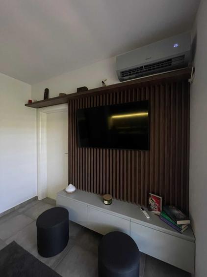 Apartament cu 3 camere semidecomandat în Fundeni