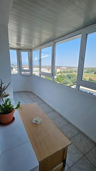 Apartament cu 3 camere decomandat, mobilat în Central