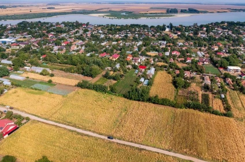 Teren Construcții intravilan de 1500 mp, în Dridu