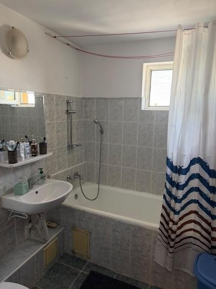 Apartament cu 3 camere decomandat în Rahova